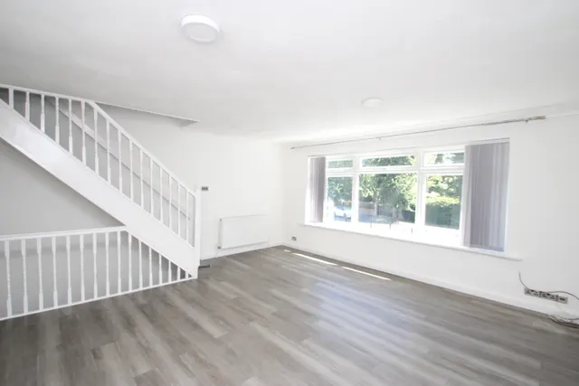 Photo 3 — Hyrstdene, South Croydon, CR2 6JW