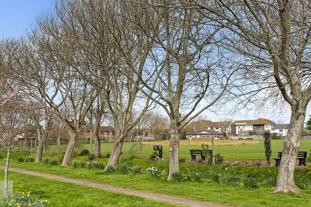 East Preston, Littlehampton, BN16, photo 3
