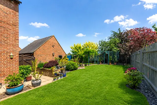 London Road, Bozeat, NN29, photo 3