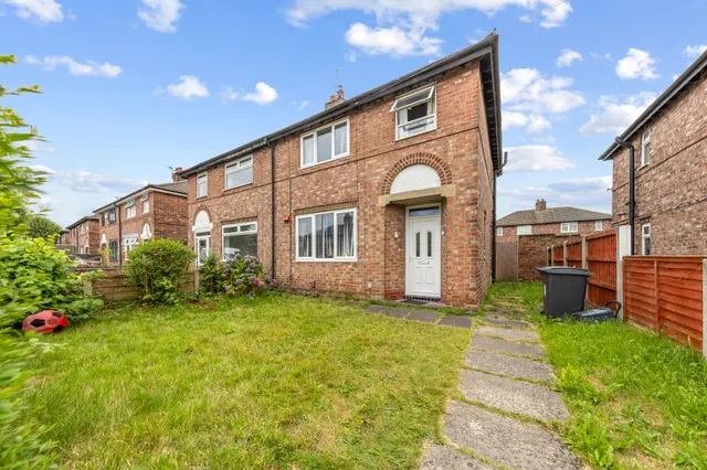 Rixton Avenue, Warrington, Warrington, WA5 0AT, photo 1