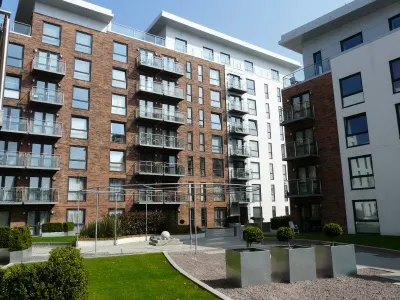 Longfield Centre, Prestwich, M25, photo 1