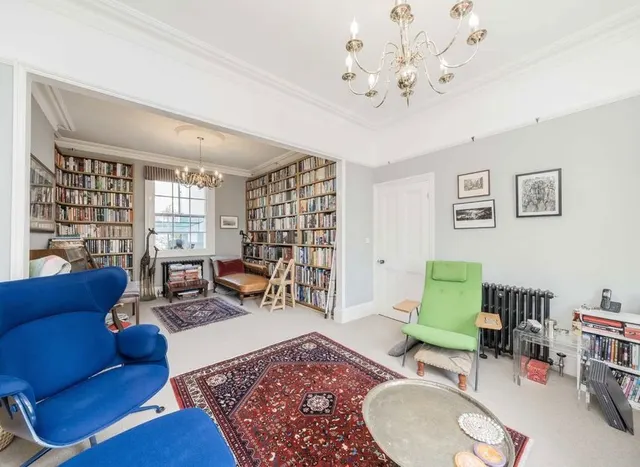 Photo 2 — Chillingworth Road, Islington, N7