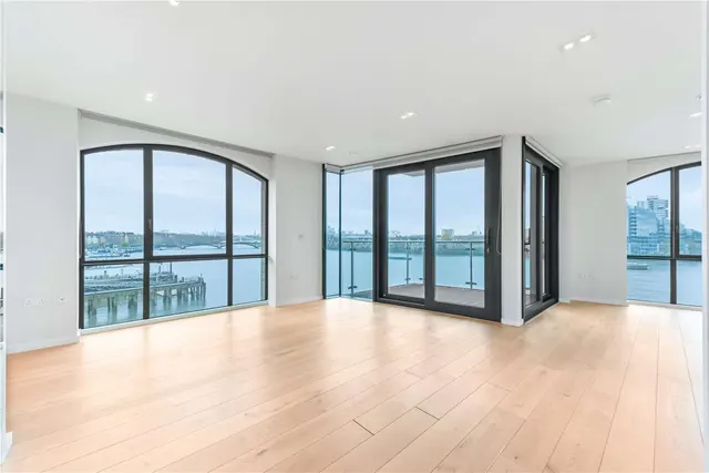 Photo 2 — Chelsea Wharf Residences, 15 Lots Road, London, SW10 0QJ
