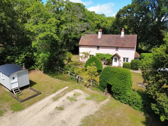 Tilford Road, Tilford, Tilford, GU10 2DF, photo 1