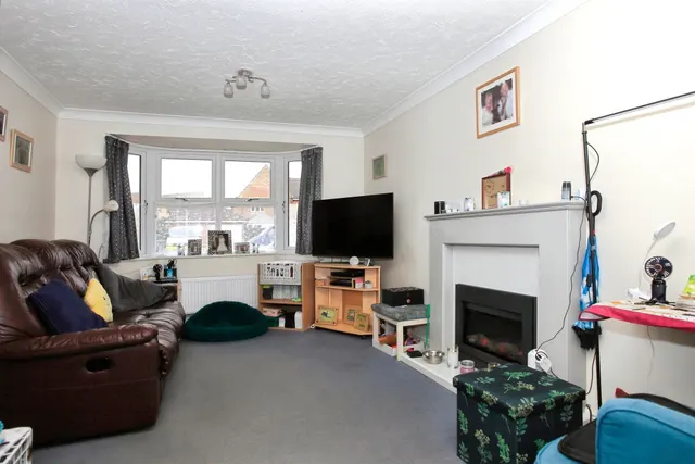 Fieldfare Drive, Peterborough, PE2, photo 2