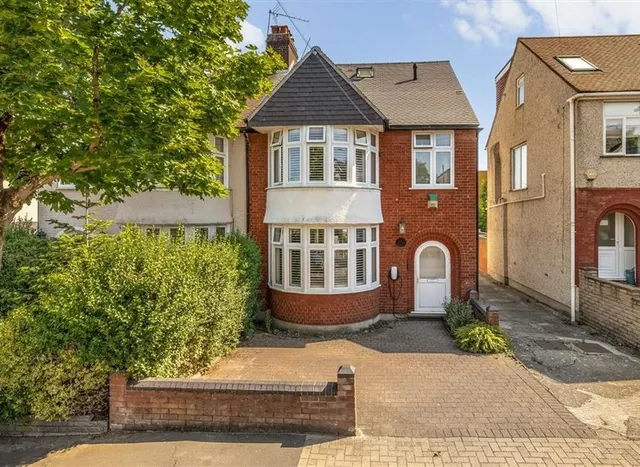 Vincent Gardens, Cricklewood, NW2, photo 1