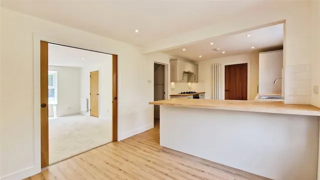 Photo 3 — Thomas Drive, Warfield, Bracknell, Berkshire, RG42 3DZ
