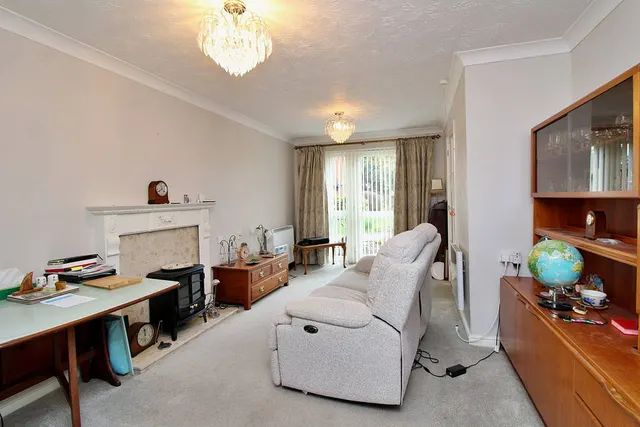 Photo 3 — Curie Close, Rugby, CV21 3PF
