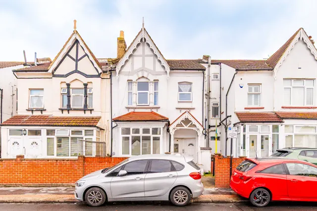 Flat 2, 234 Whitehorse Road, Croydon, photo 1