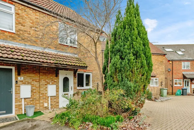 Six Penny Close, EDENBRIDGE, photo 1