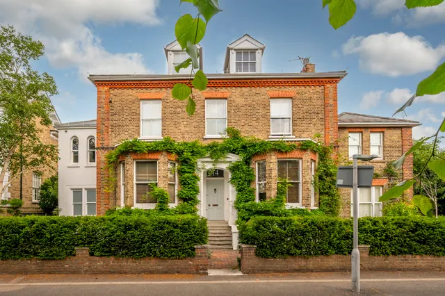 Flat 1, 14 Lingfield Road, London, photo 1