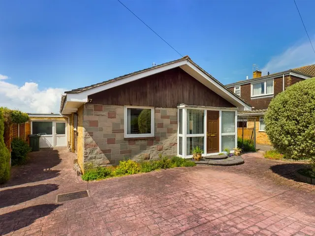 3 bedroom house — Stoneyfields, Easton-in-Gordano, Bristol, BS20