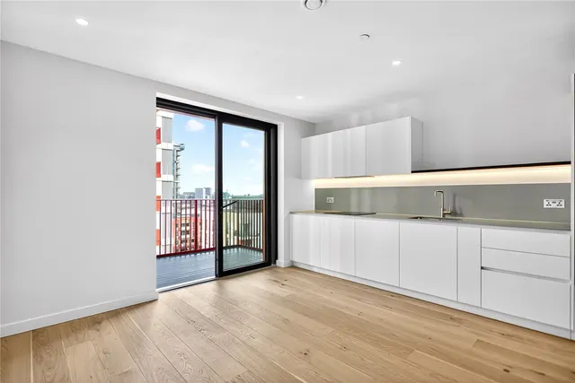 East Parkside, London, SE10, photo 1