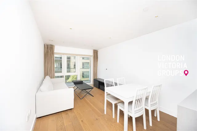 Longfield Avenue, London, photo 3