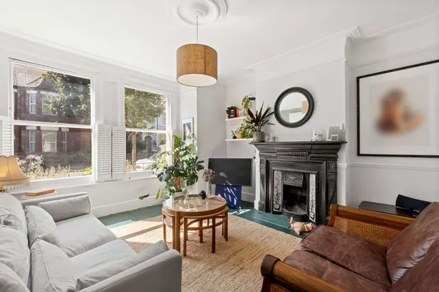 Nevis Road, London, SW17, photo 2