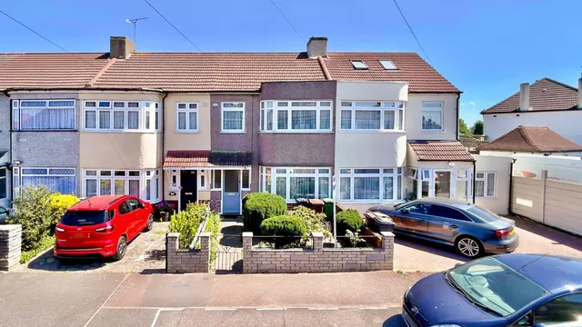 Stanley Avenue, Dagenham, RM8, photo 1