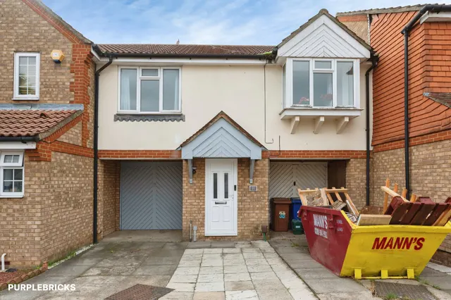 St. Michaels Close, South Ockendon, RM15, photo 1