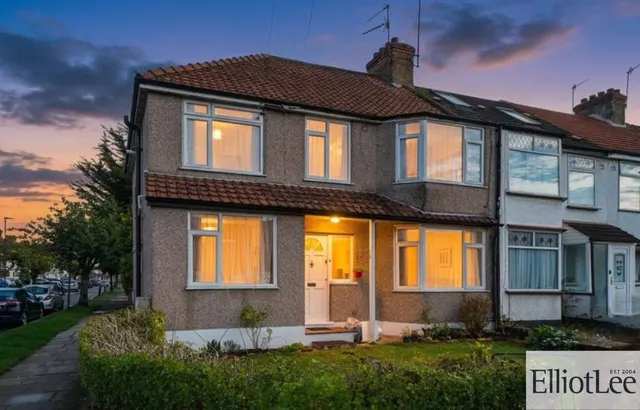 Roxeth Green Avenue, Harrow, HA2, photo 1