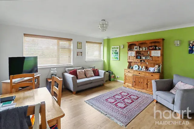 Crofthill Road, Slough, SL2, photo 2