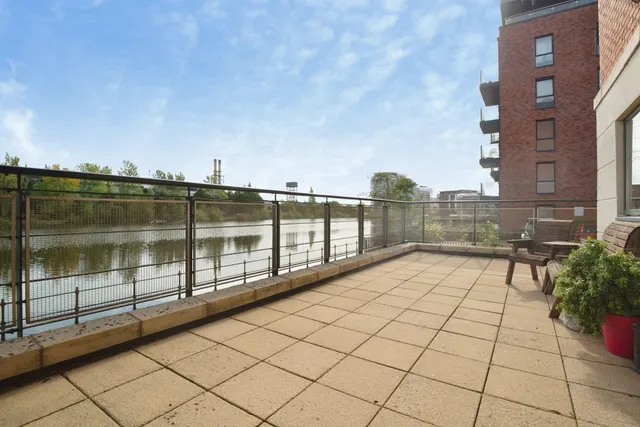 Henke Court, Cardiff, CF10, photo 1