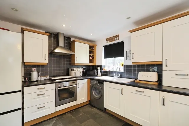 Photo 3 — Oak Court, Balby, Doncaster, South Yorkshire, DN4