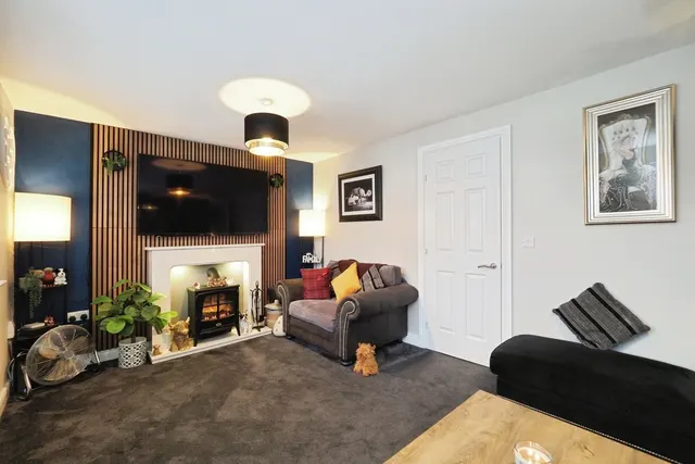 Photo 2 — Oak Court, Balby, Doncaster, South Yorkshire, DN4