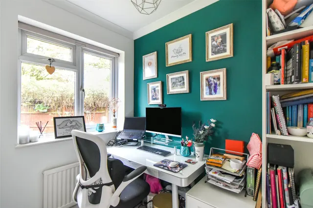 Photo 3 — Oaktree Drive, Hook, Hampshire, RG27 9RA