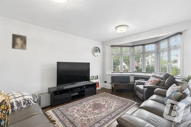 Photo 2 — Mill Park Avenue, Hornchurch, RM12
