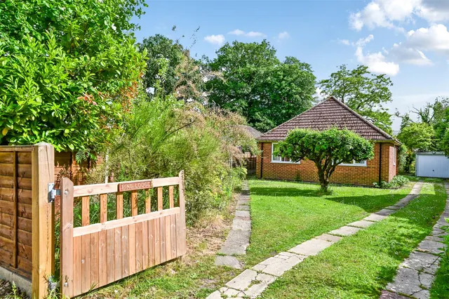 Old Rectory Drive, Ash, Guildford, Surrey, GU12 6EX, photo 1