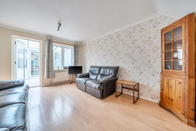 Oakwood Close, Midhurst, GU29, photo 2