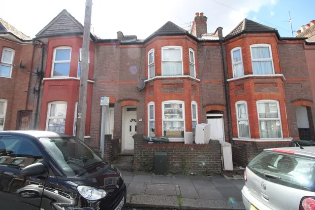 Lyndhurst Road, Luton LU1 1LN, photo 1