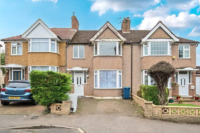Harrow, HA3, photo 1