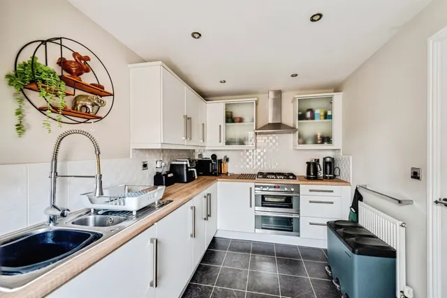 Havisham Drive, Swindon, SN25, photo 3