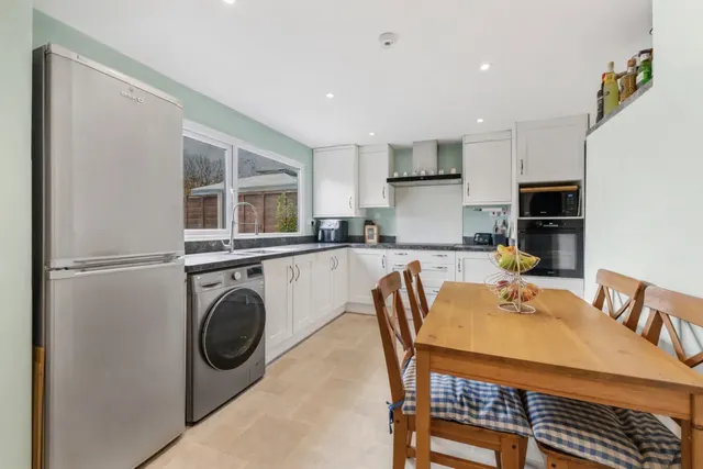 Park Avenue, Edenbridge, TN8, photo 2