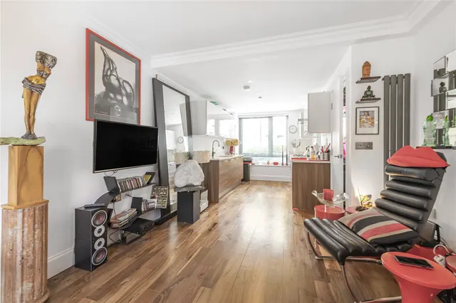 Elbe Street, Fulham, London, SW6, photo 1