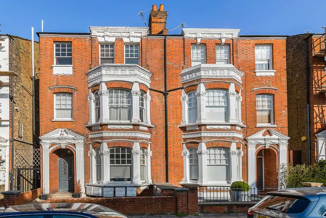 London, SW15, photo 1