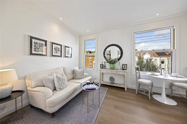 St. Leonards Road, East Sheen, SW14, photo 1