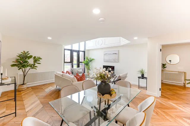 Flat 19, 102 Rochester Row, London, photo 1
