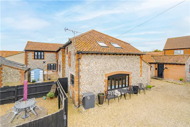 Cromer Road, Roughton, photo 3