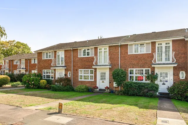 Gilbert Road, Pinner, HA5, photo 1