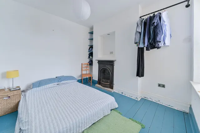Photo 2 — Flat 4, 166 Rye Lane, London