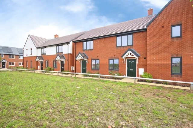 Whitworth Place, Long Marston, Stratford-Upon-Avon, photo 1