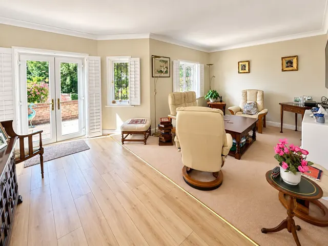 Woodlands Court, Alderley Edge, photo 3