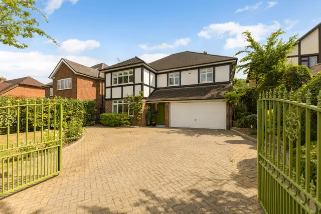 Gordon Avenue, Stanmore, HA7, photo 1