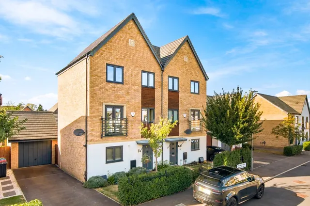 Four Marks Close, Broughton, Milton Keynes, Milton Keynes, MK10 9WJ, photo 1
