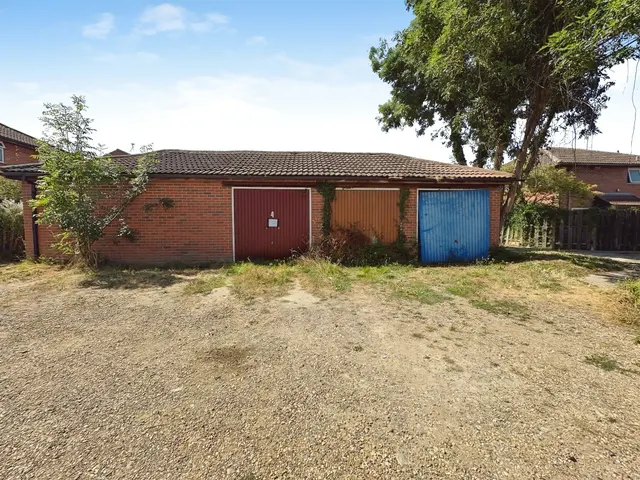 Wyatt Close, Huntingdon, PE26, photo 2