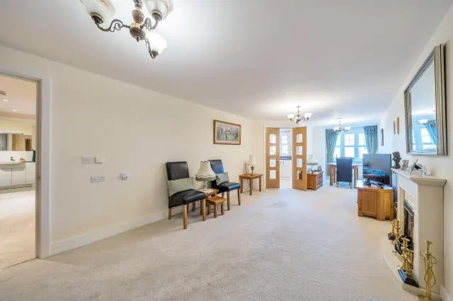 St. Lukes Road, Maidenhead, SL6, photo 3