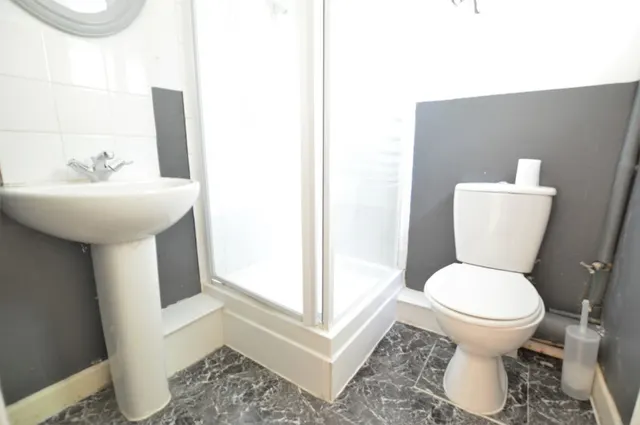 Hencroft Street South, Slough, SL1, photo 3