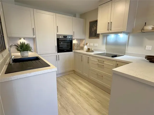 Pacific Drive, Eastbourne, BN23, photo 3