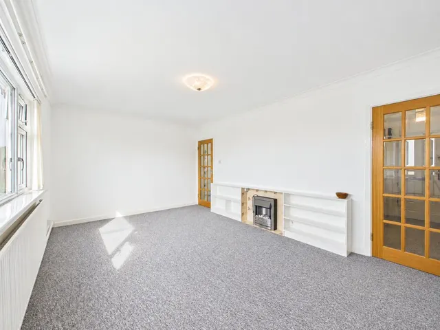 Heol Lewis, Rhiwbina, CF14, photo 2